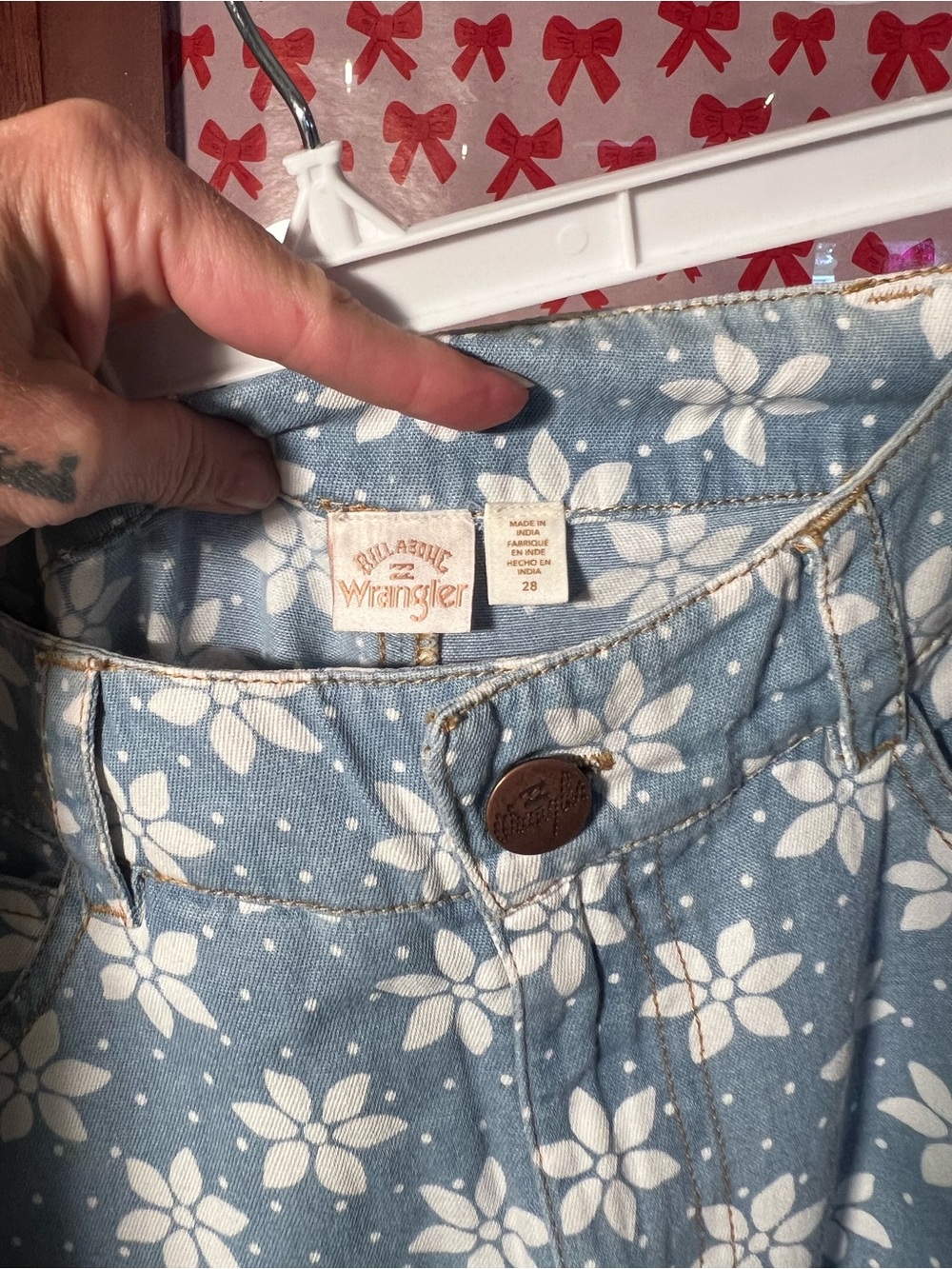 Wrangler x Billabong Light Blue Floral Denim Jeans - Picture 5 of 12